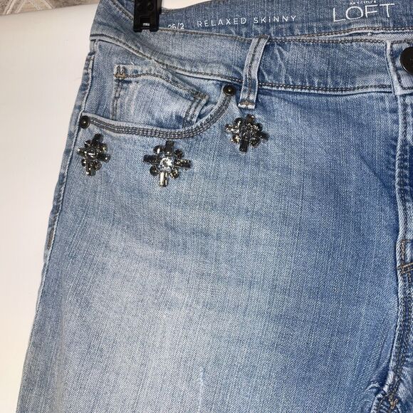 LOFT Relaxed Skinny Jeweled Jeans Pants in Horizon Blue Wash Size 26/2 - Picture 1 of 10